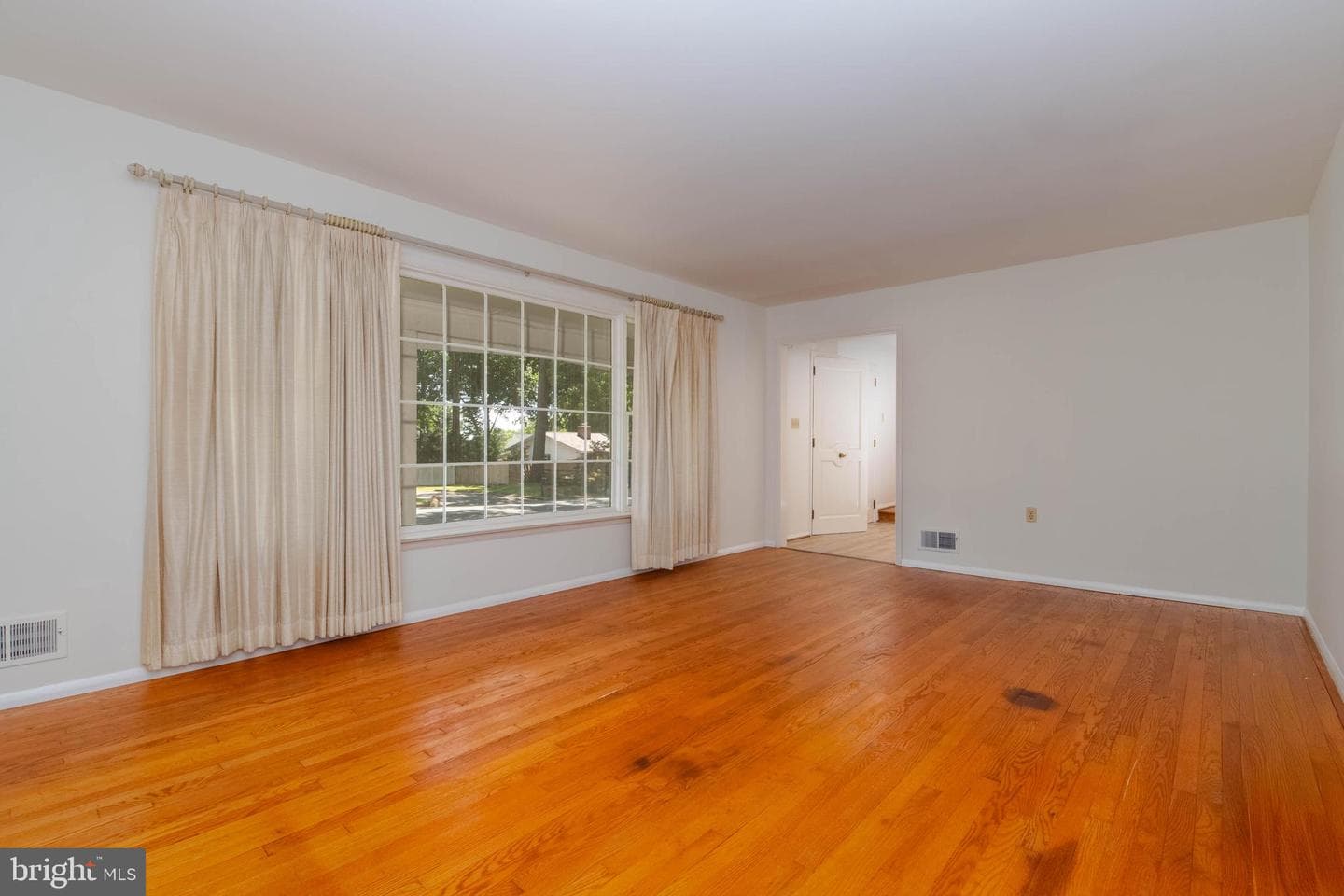434 Woodcrest Drive photo 5