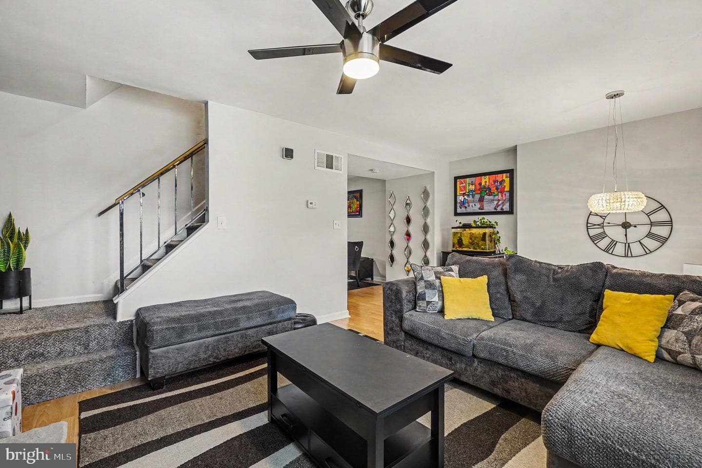 743 Custis Street photo 3