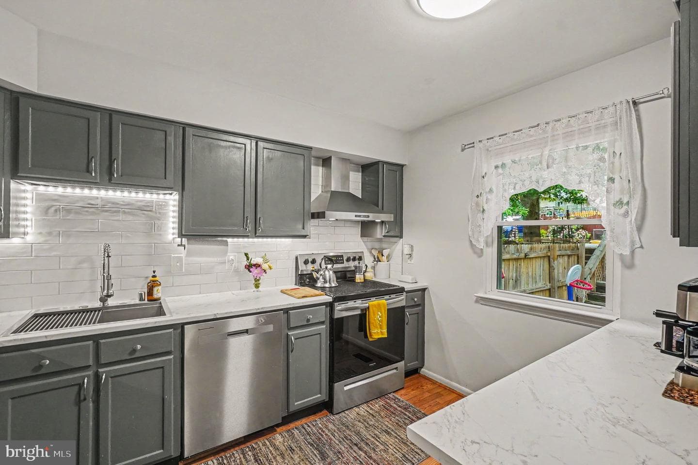 743 Custis Street photo 8