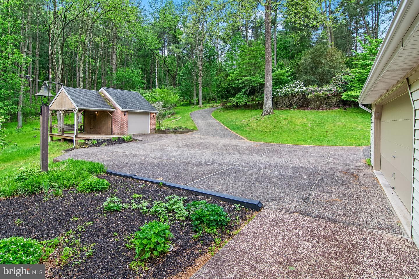 4517 Rosemary Way photo 5
