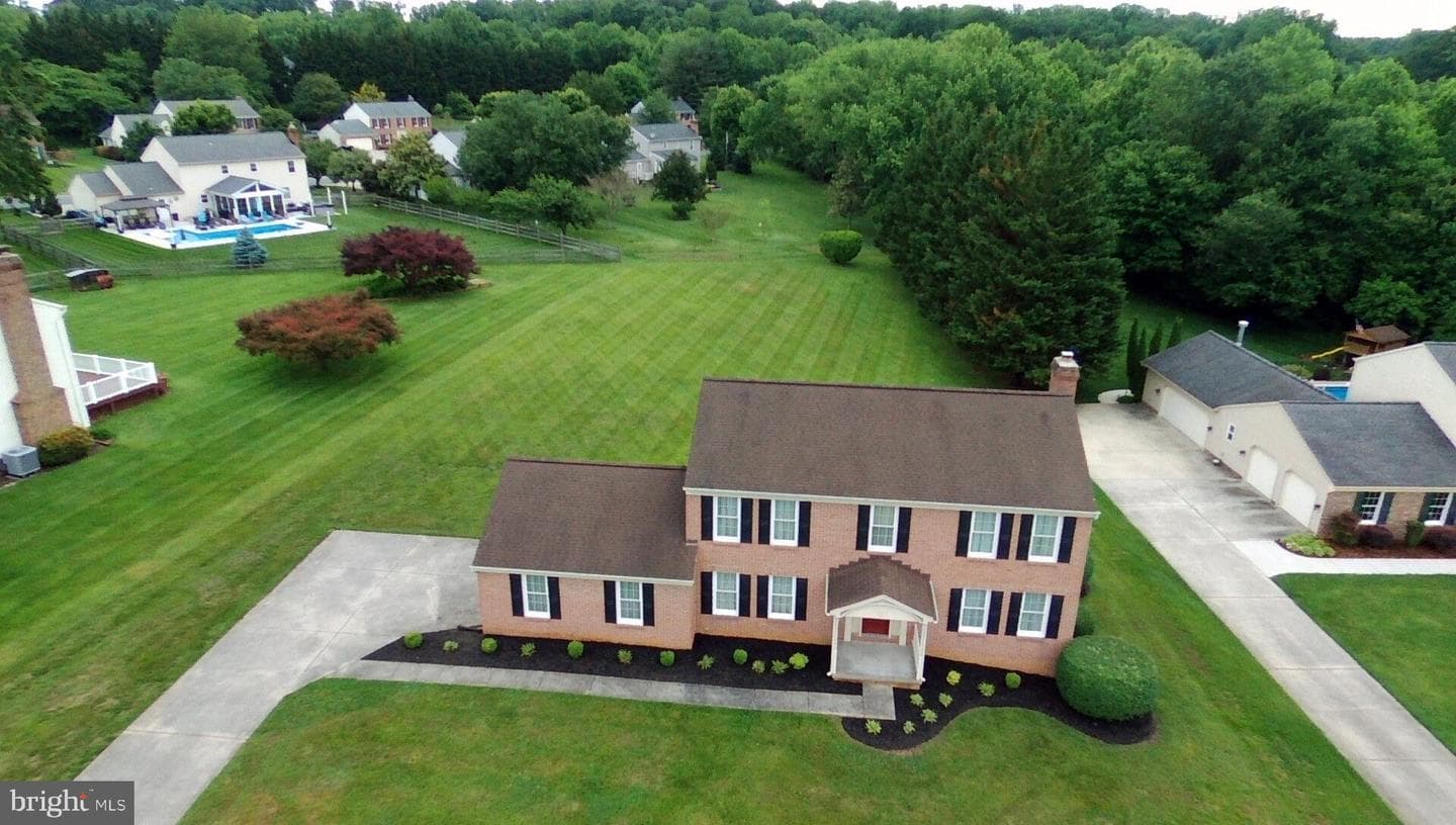 1802 Hamlet Place S photo 12