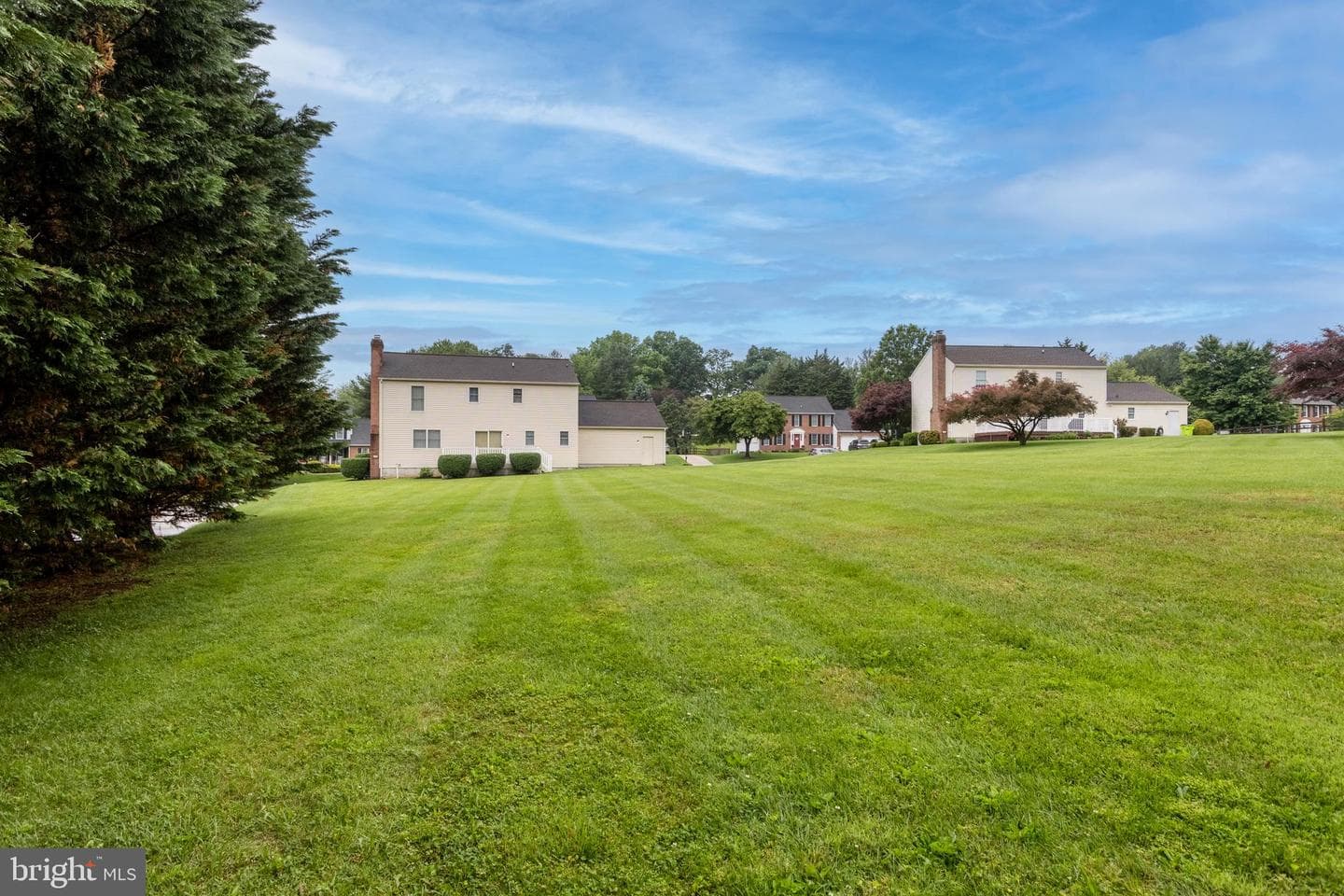 1802 Hamlet Place S photo 19