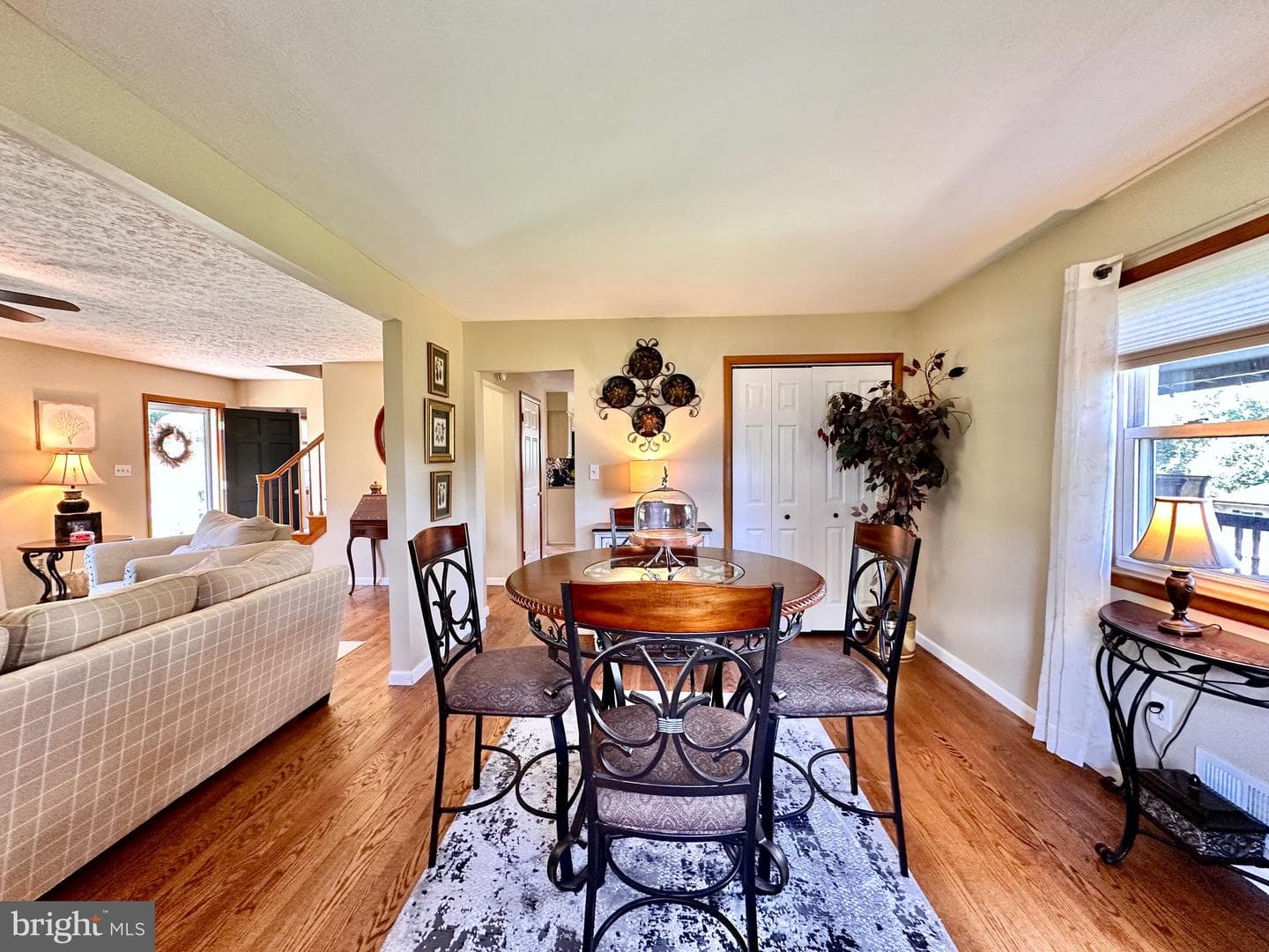 406 Plumtree Rd photo 12