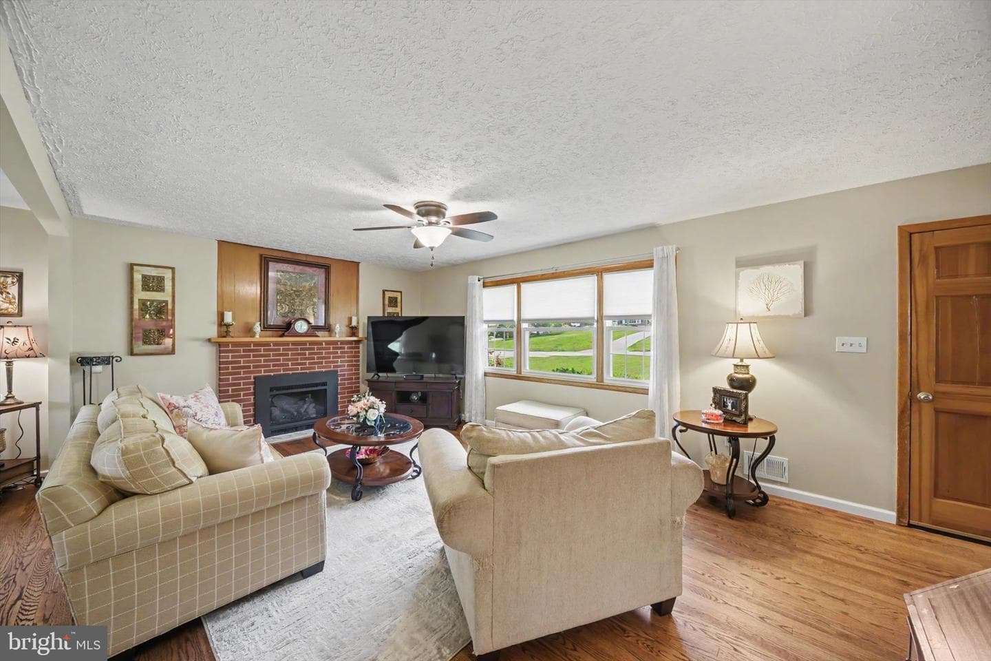 406 Plumtree Rd photo 13