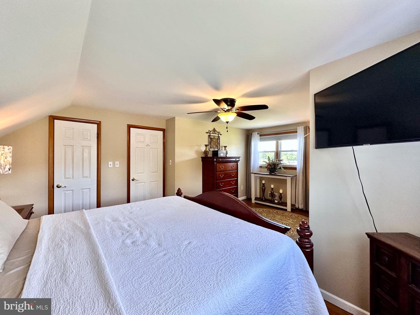 406 Plumtree Rd photo 33