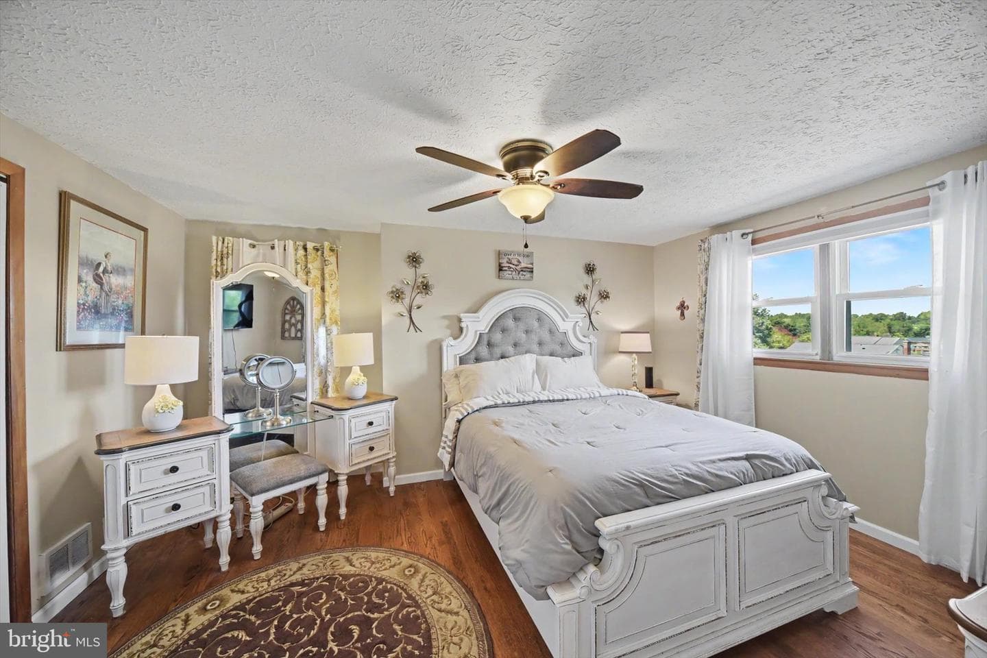 406 Plumtree Rd photo 40