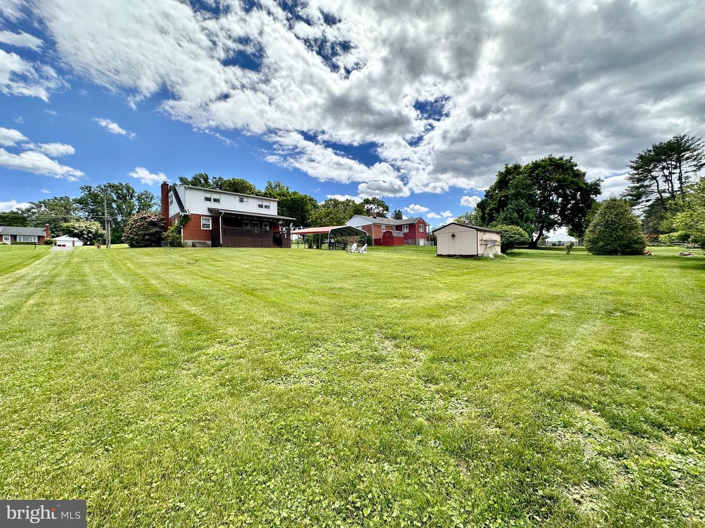 406 Plumtree Rd photo 52