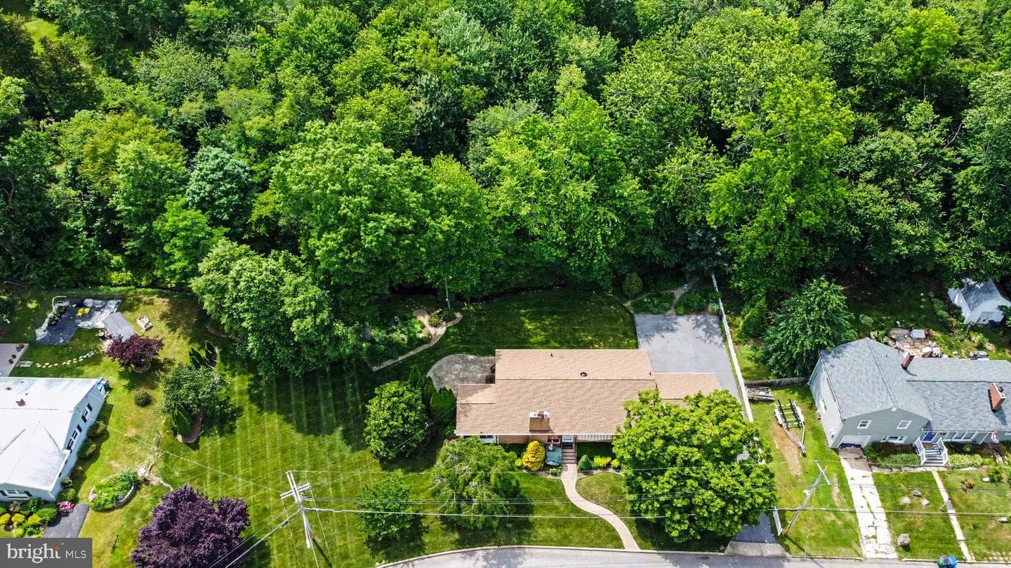 102 Graceford Drive photo 5