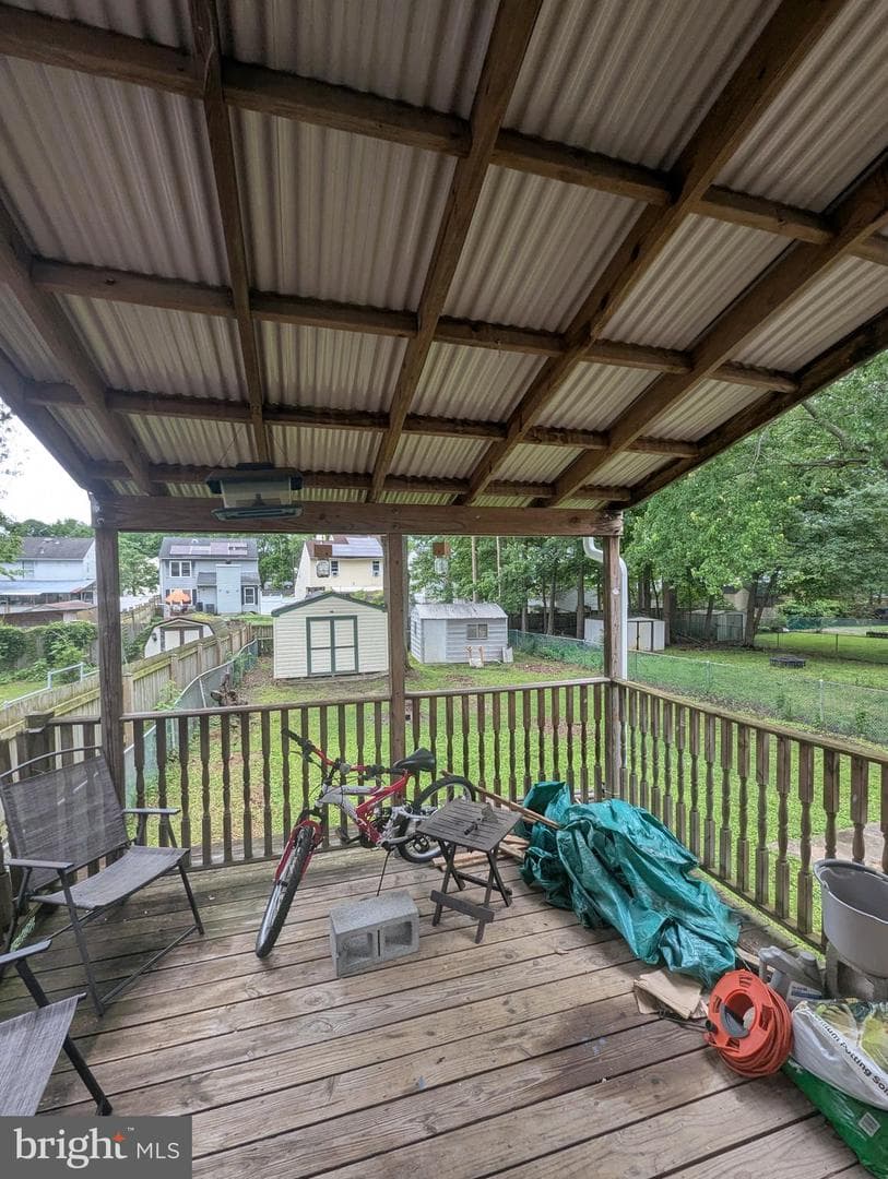 330 Laburnum Road photo 9