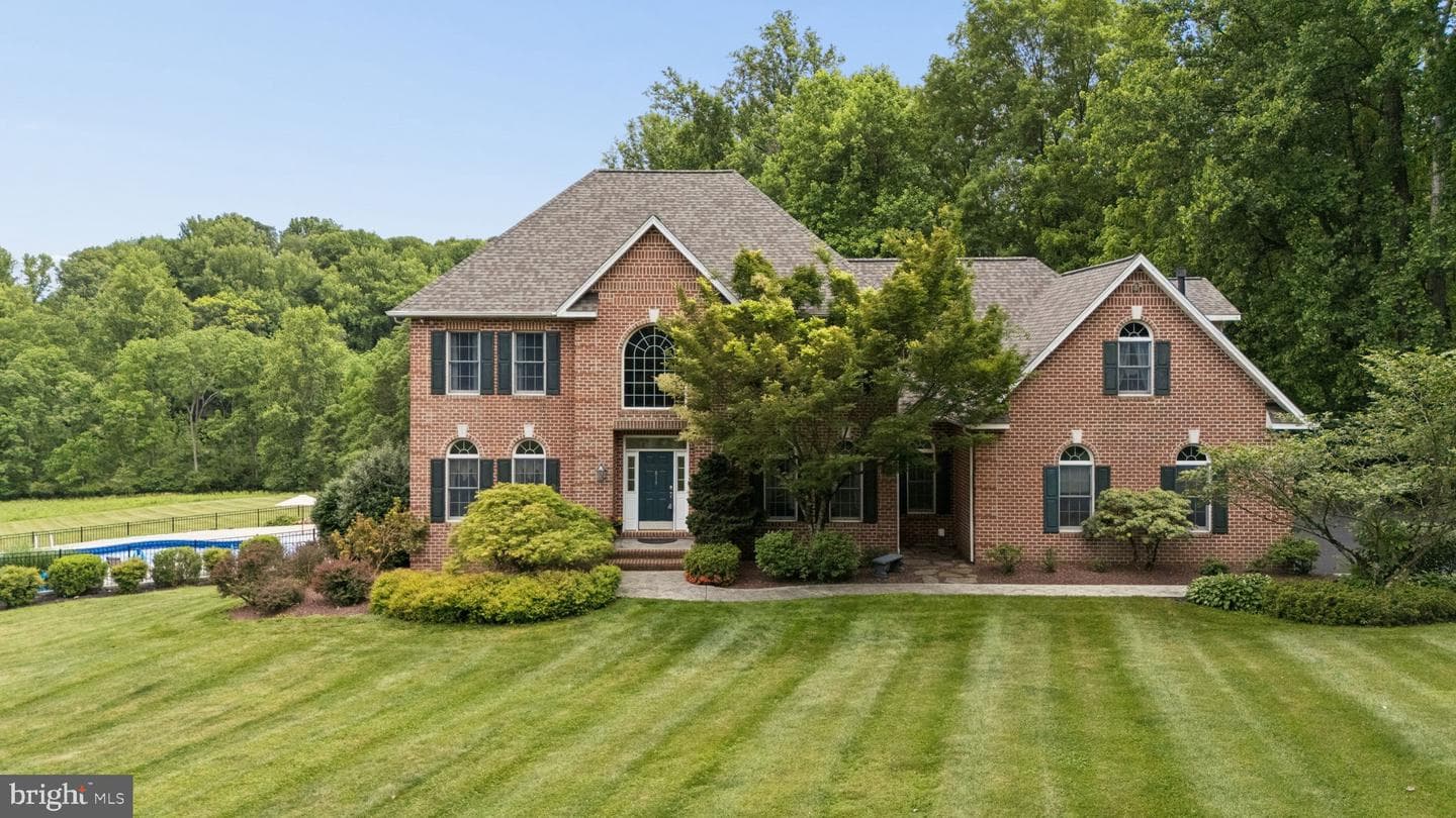 813 Saint Ann Drive photo 3