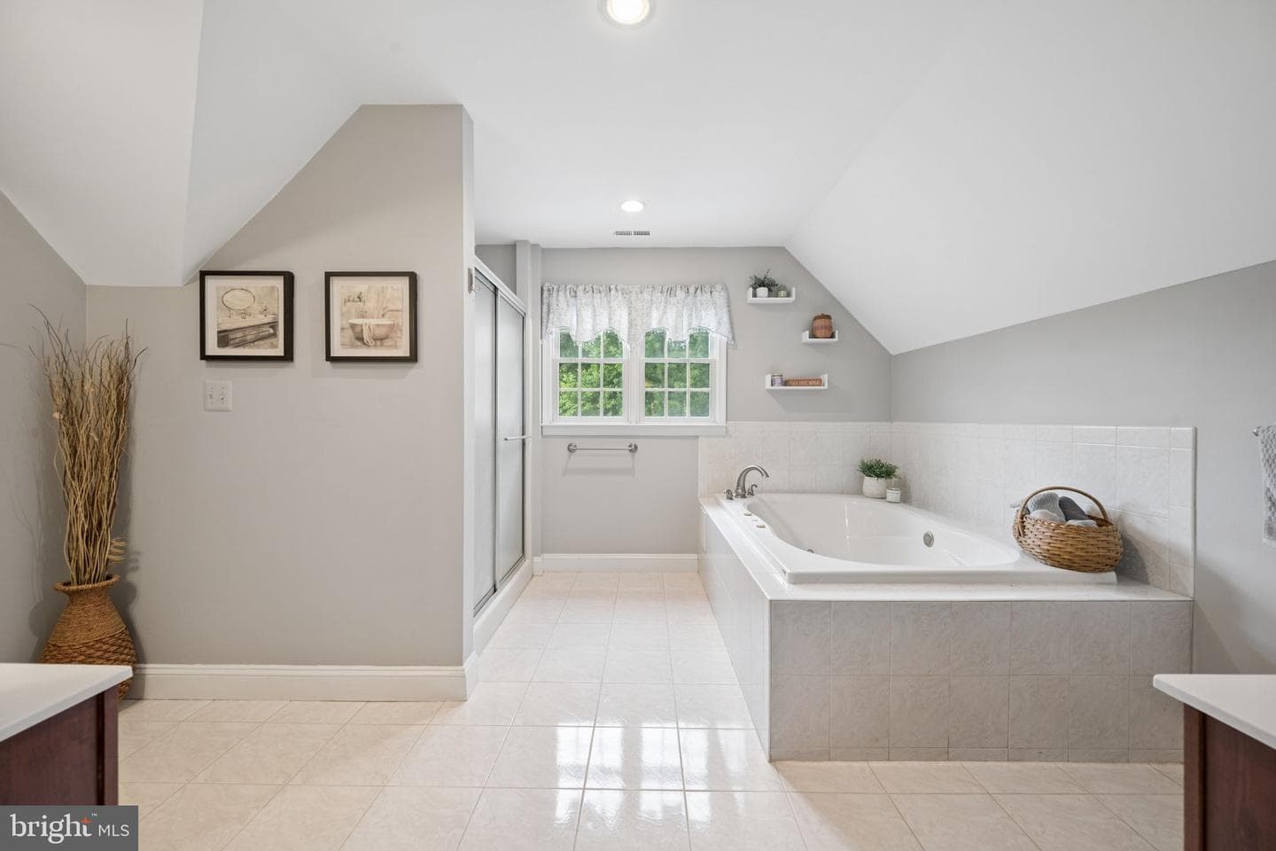 813 Saint Ann Drive photo 47