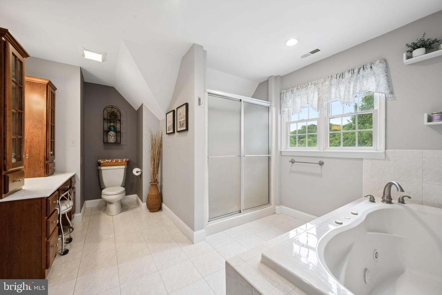 813 Saint Ann Drive photo 49