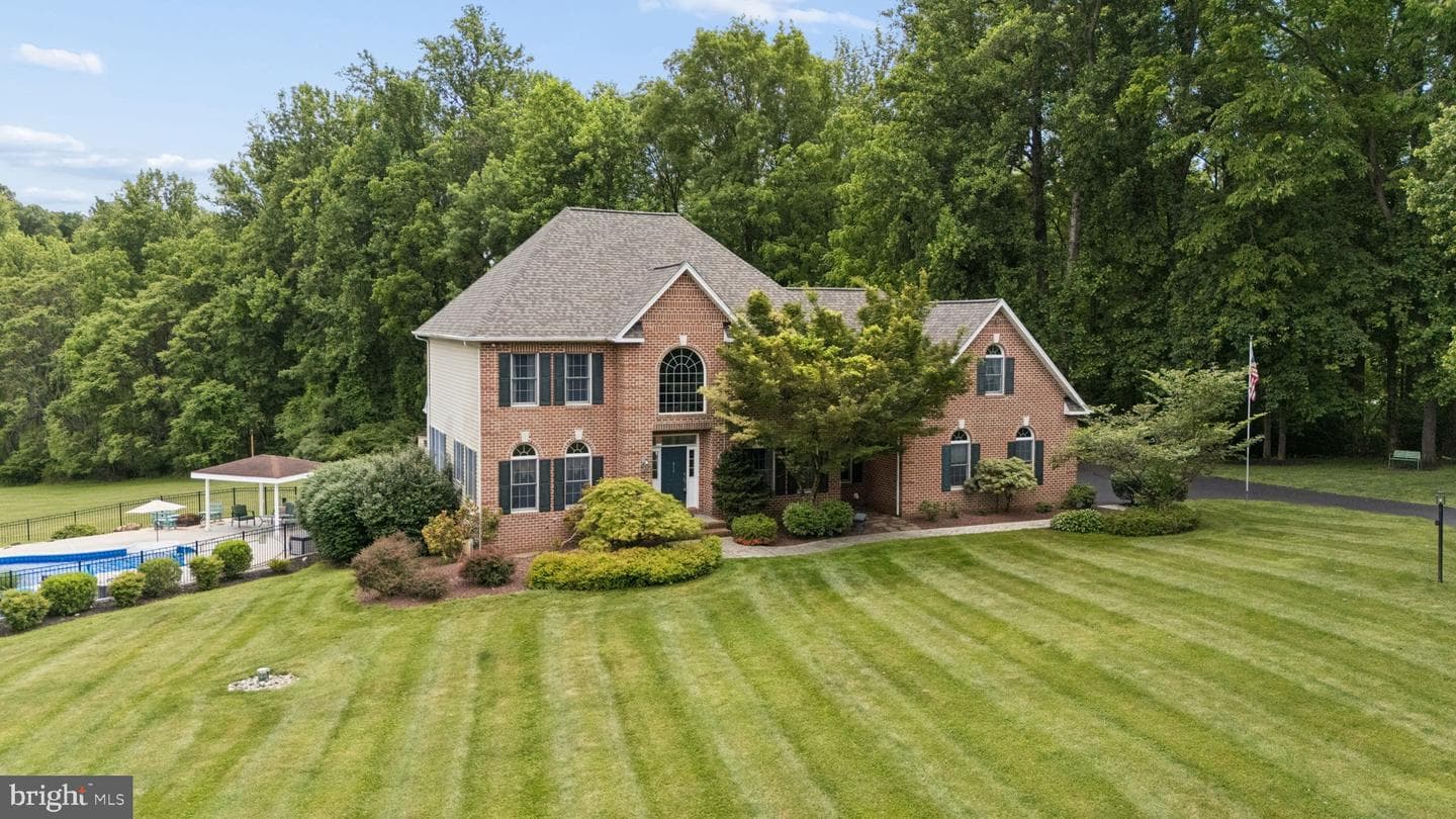 813 Saint Ann Drive photo 6