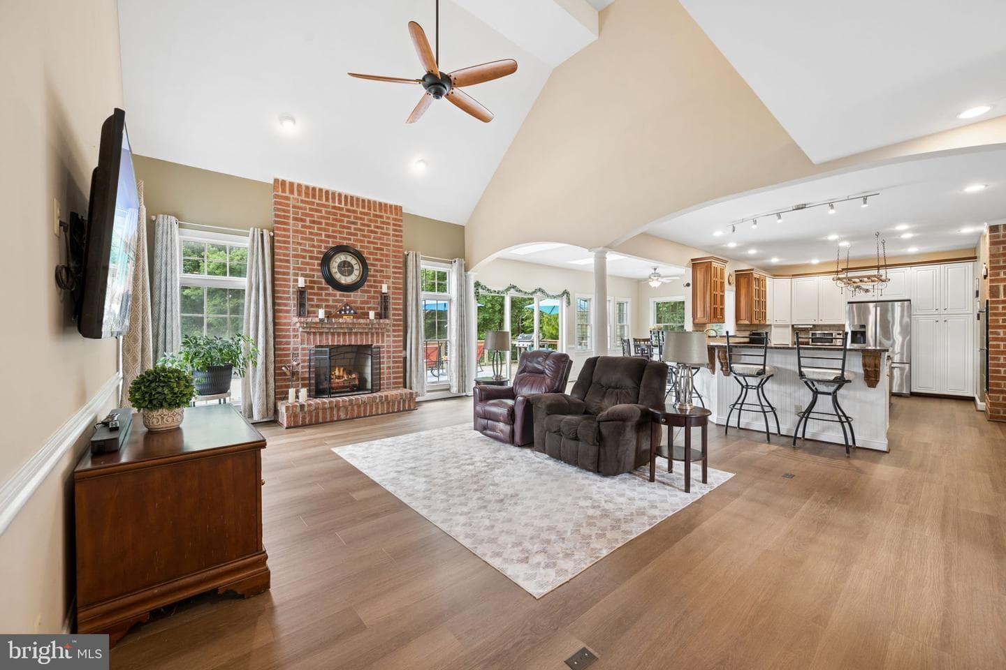 813 Saint Ann Drive photo 8