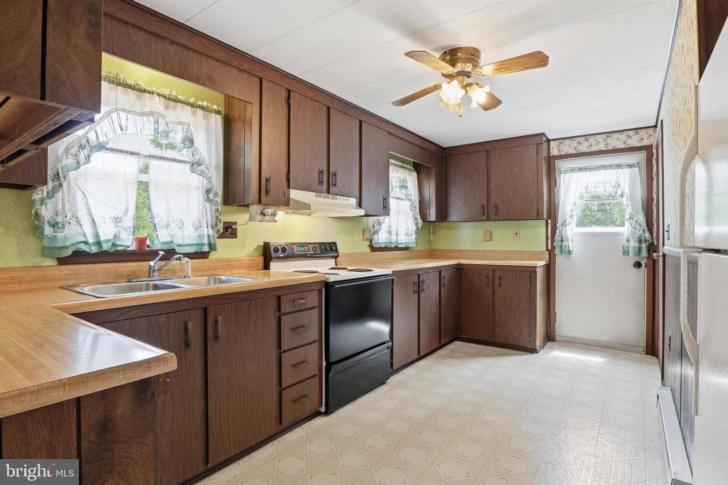1809 Harkins Road photo 9