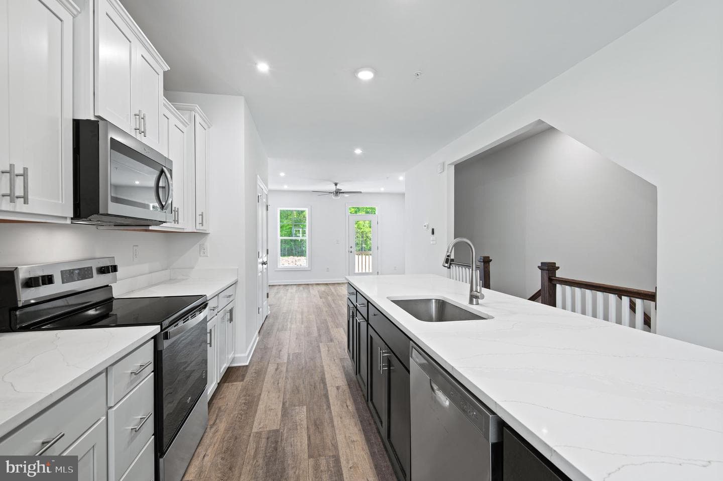 756 Bur Oak Court photo 6