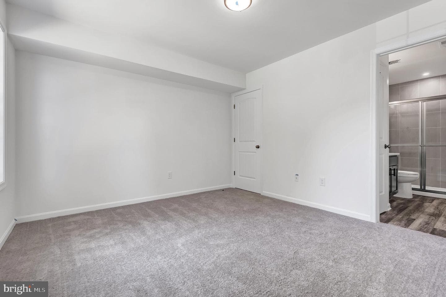 716 Bur Oak Court photo 17