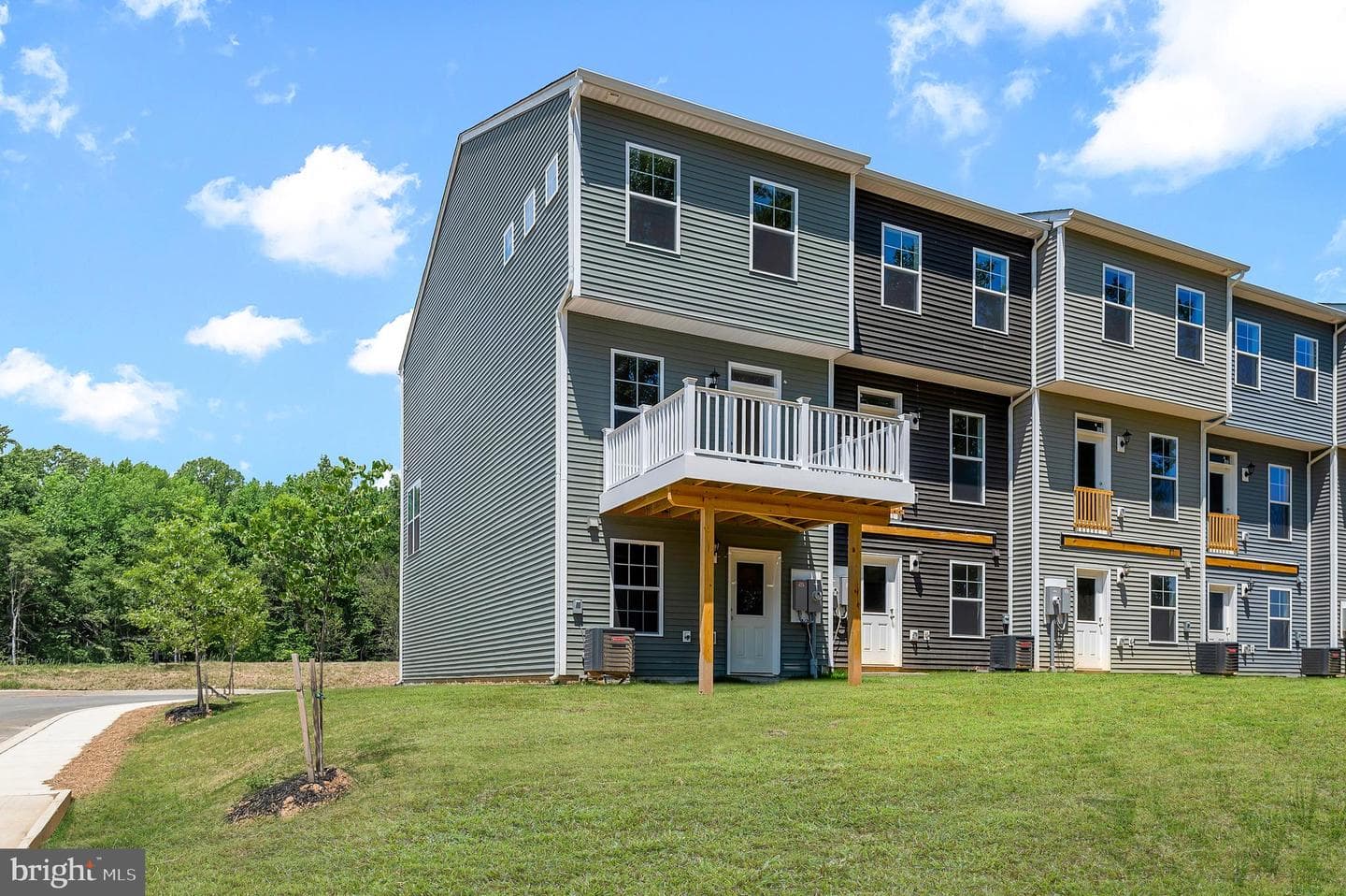 716 Bur Oak Court photo 24