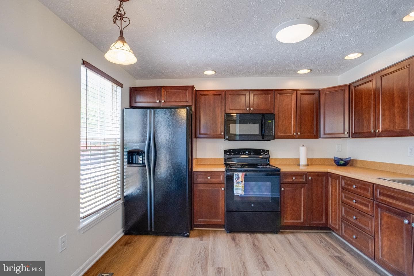 1826 Chester Way photo 6