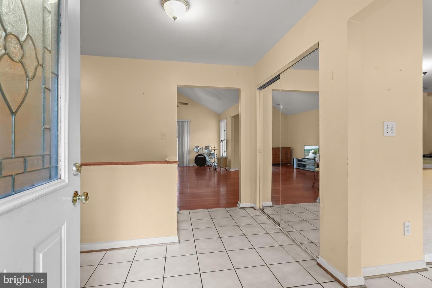 1421 Saratoga Dr photo 6
