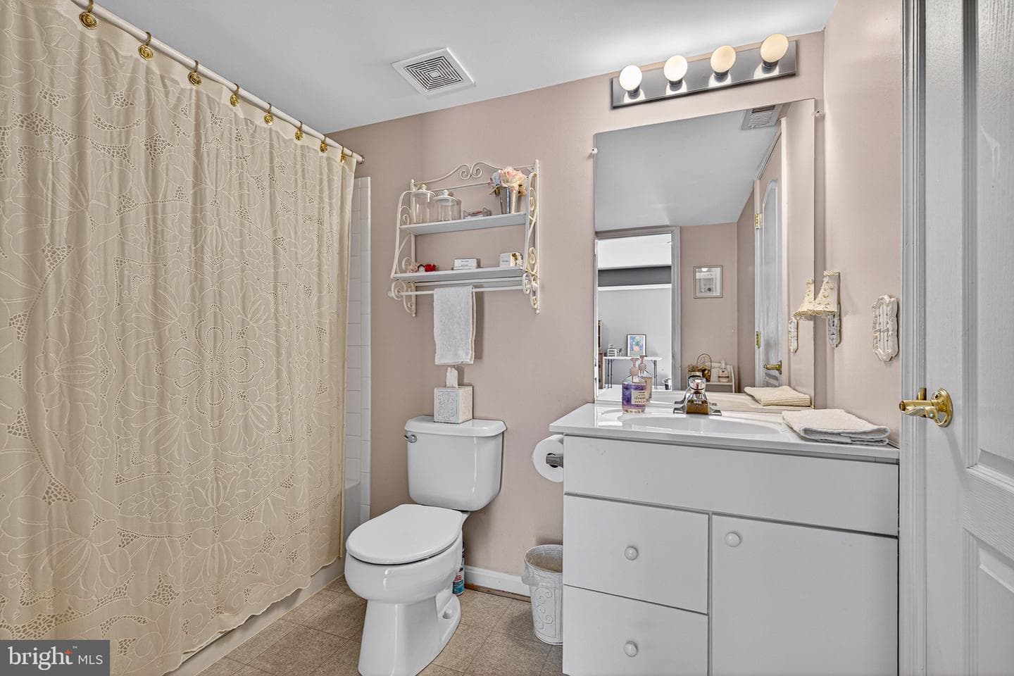 1504 Oakville Court photo 33