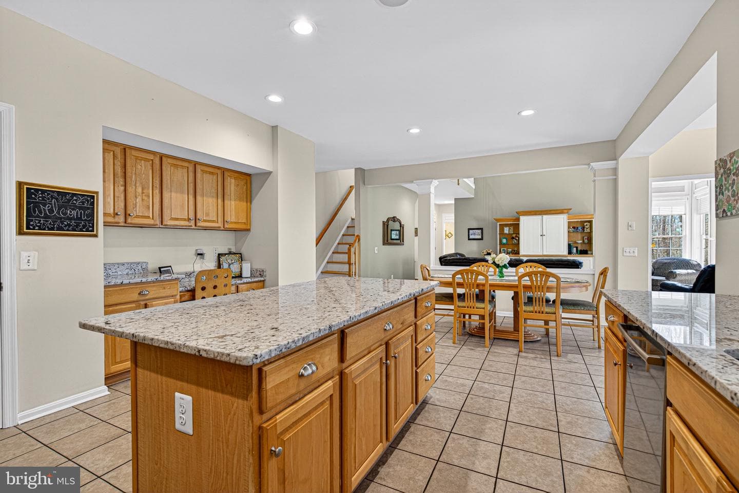 1504 Oakville Court photo 9