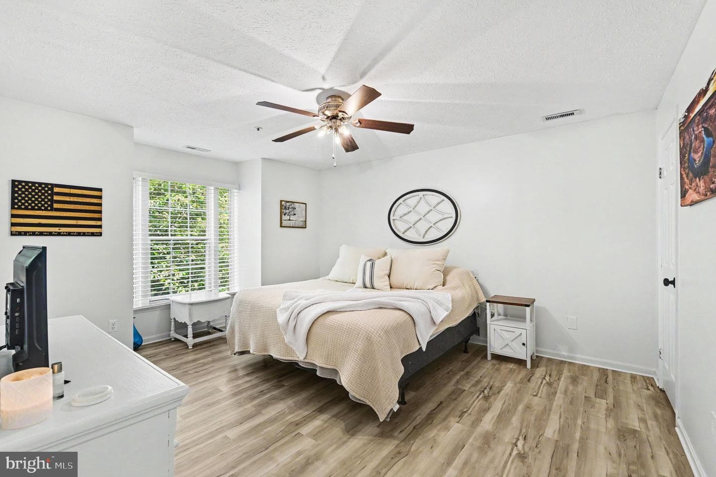 1004 Markham Court photo 10