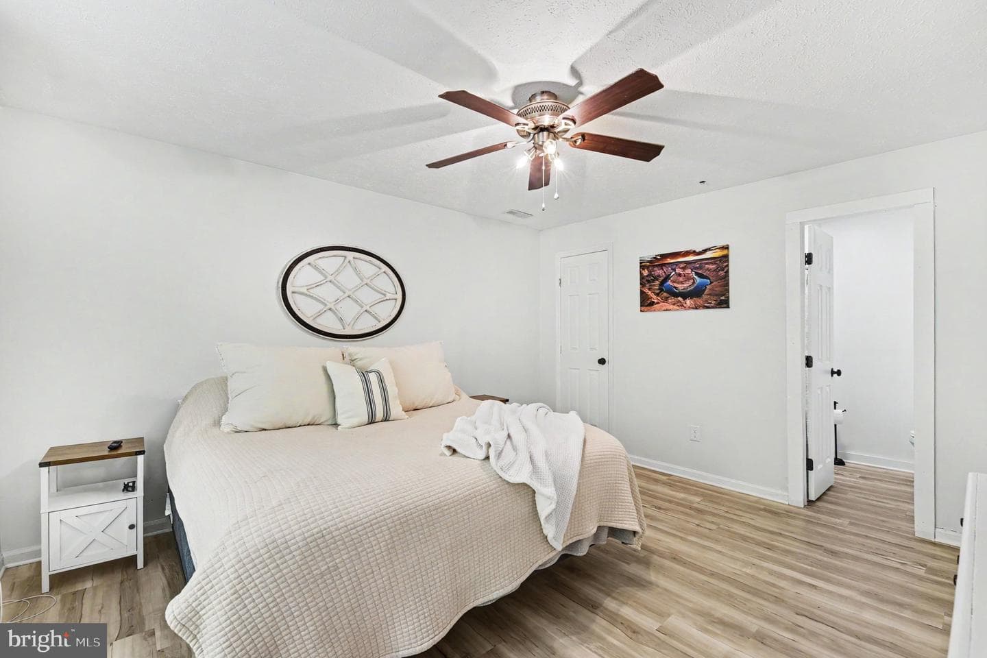 1004 Markham Court photo 12