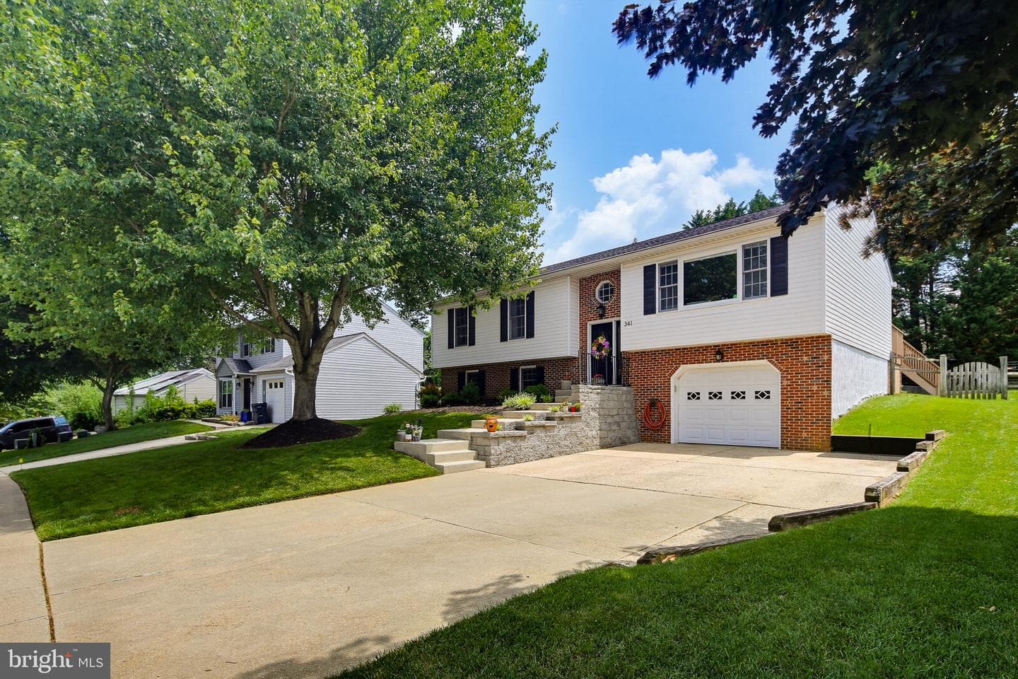 341 Hunters Run Drive photo 32