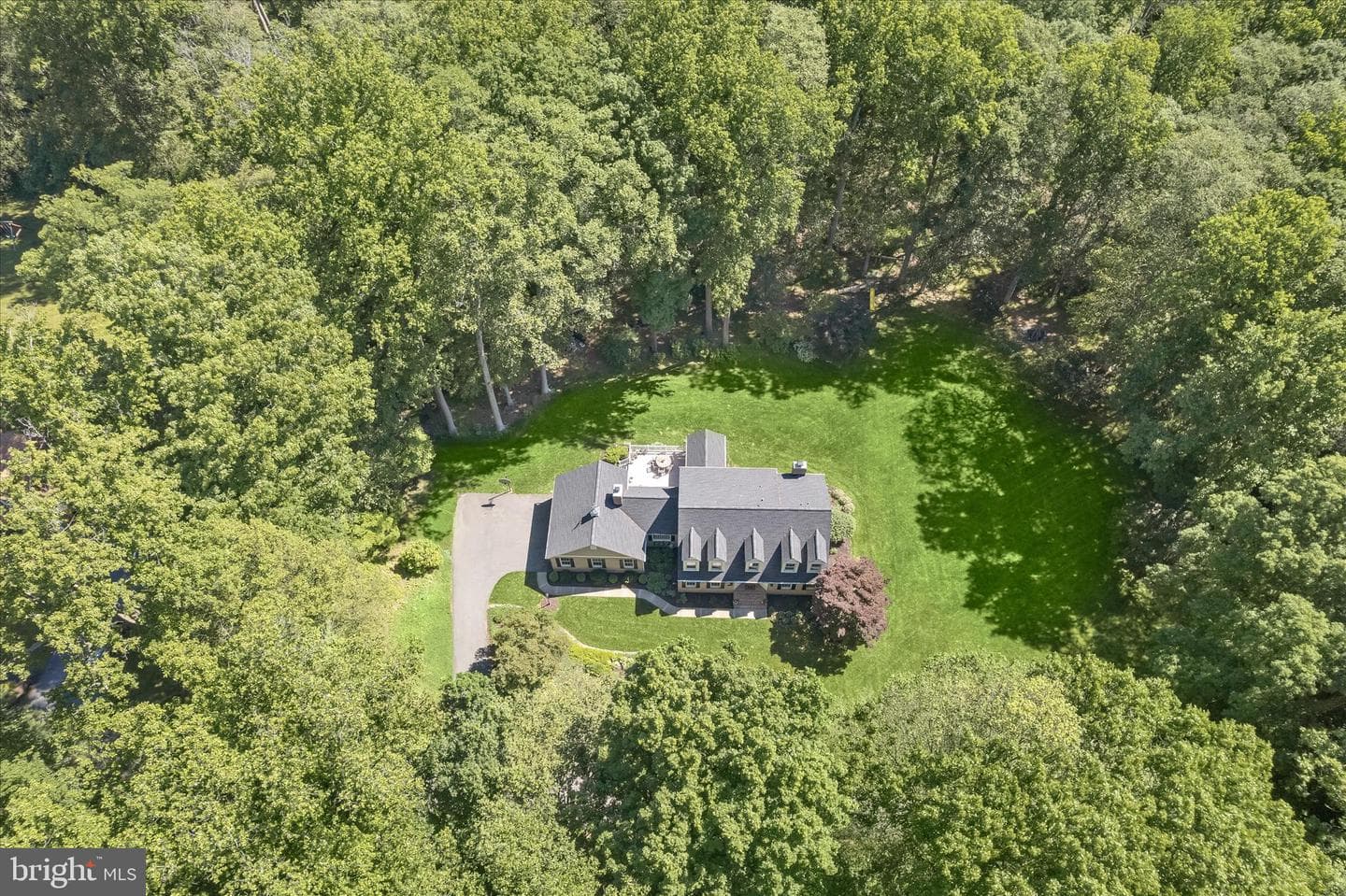1109 E Wheel Road photo 5