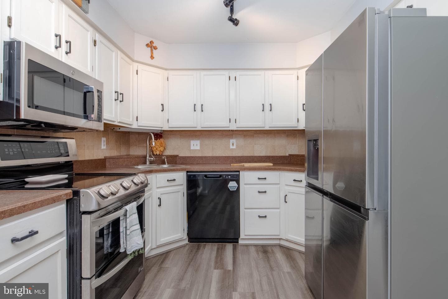 609 Kildonan Court photo 10