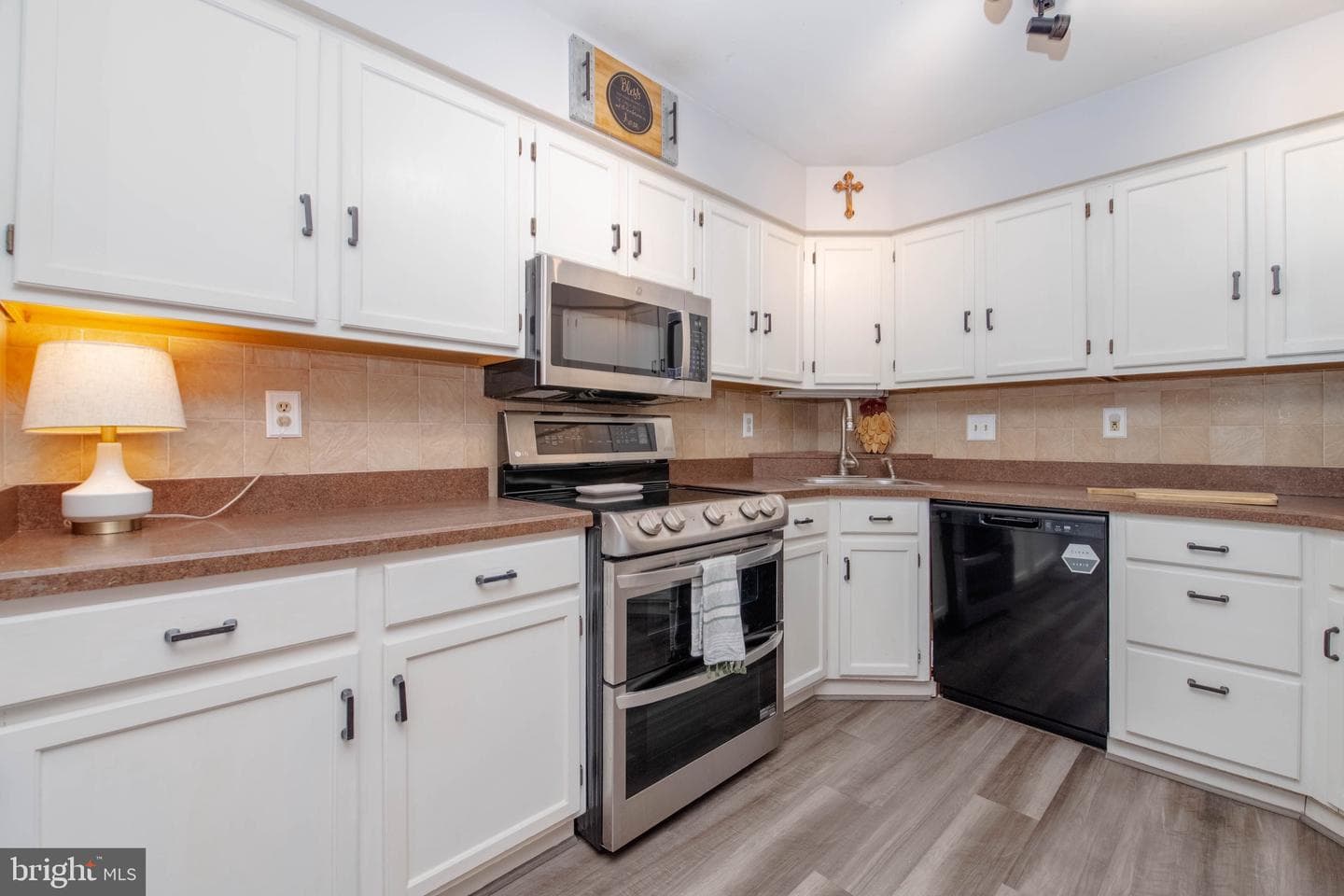 609 Kildonan Court photo 13