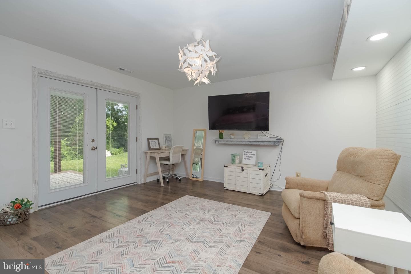 609 Kildonan Court photo 18