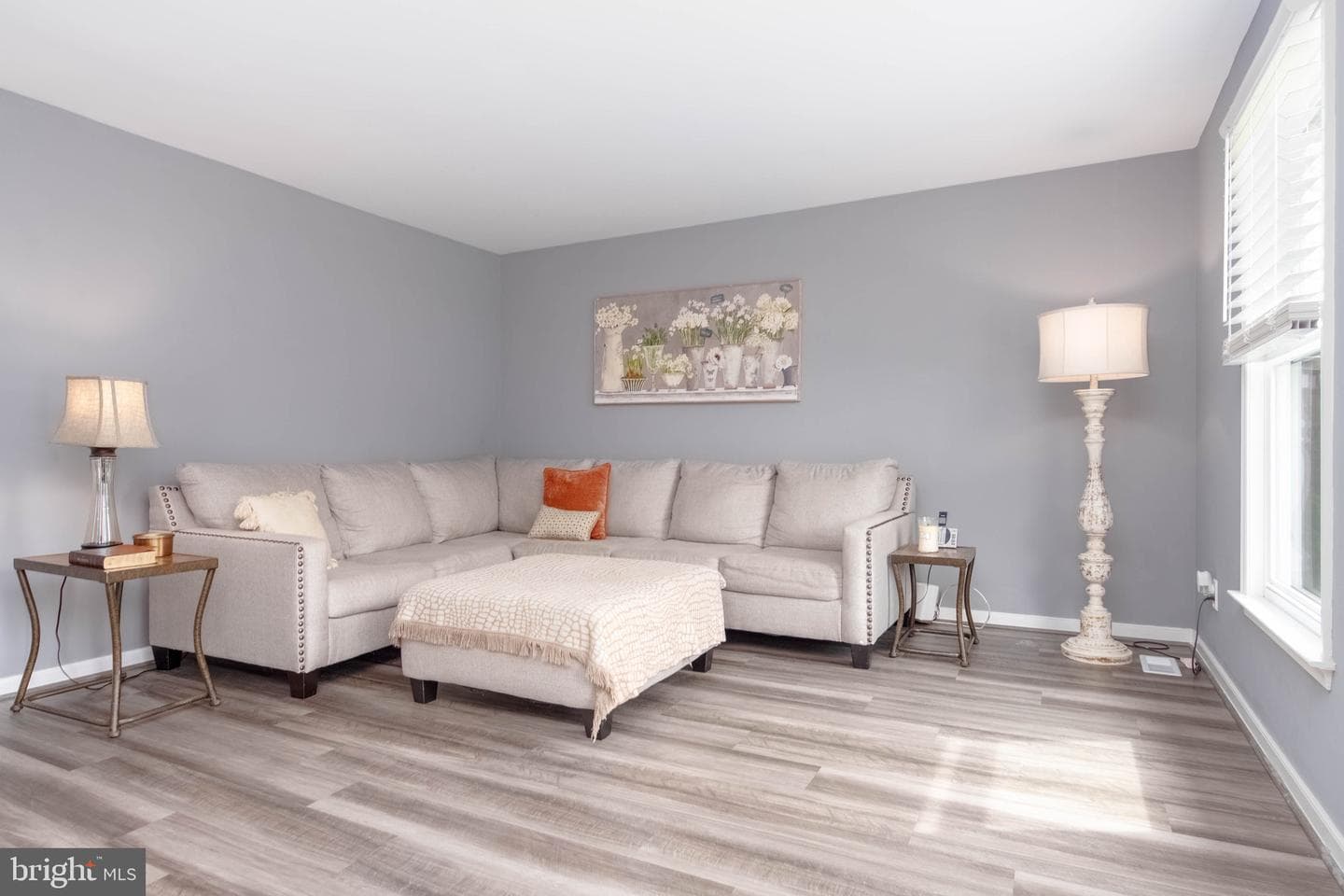 609 Kildonan Court photo 3