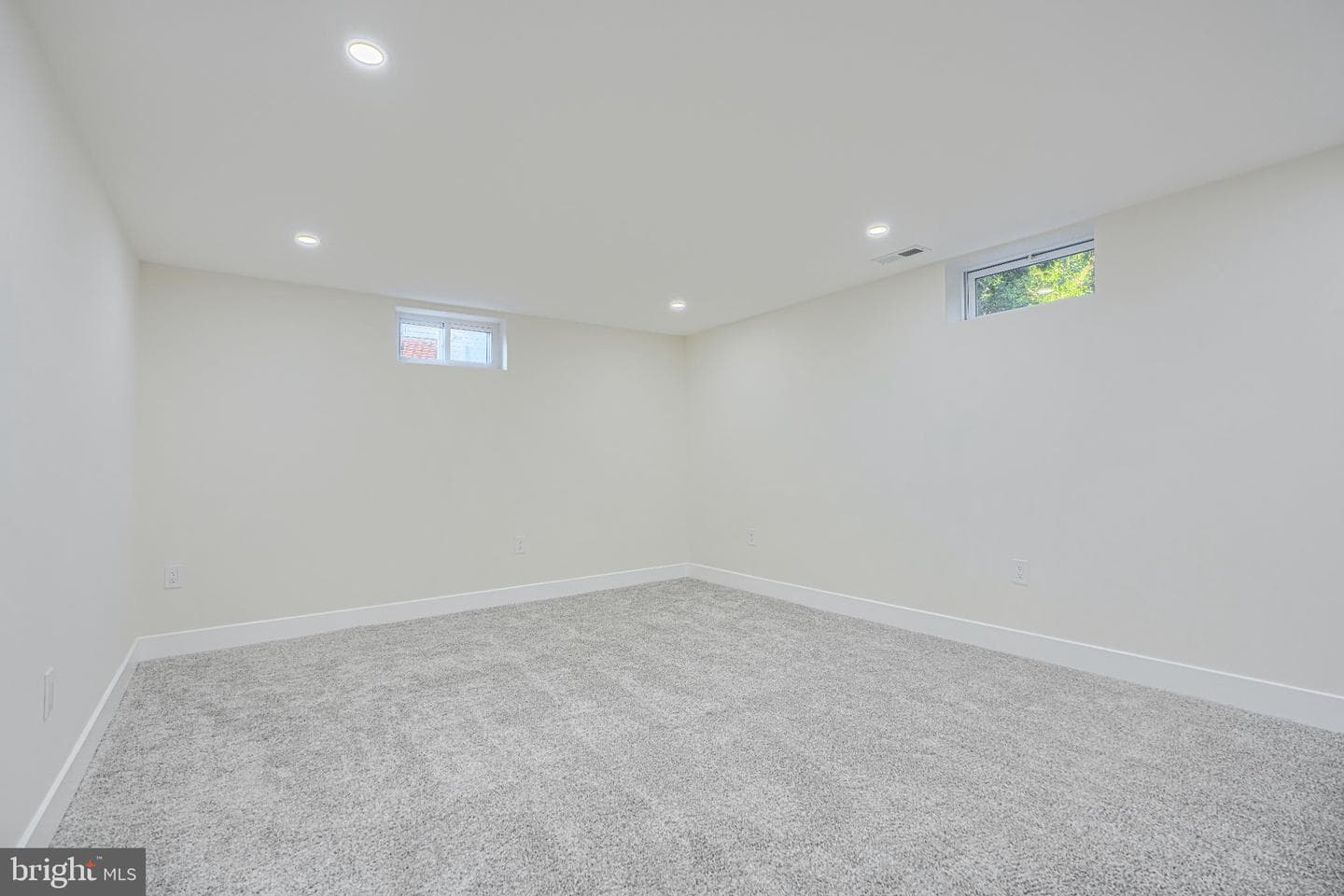 103 Stoneleigh Road photo 36