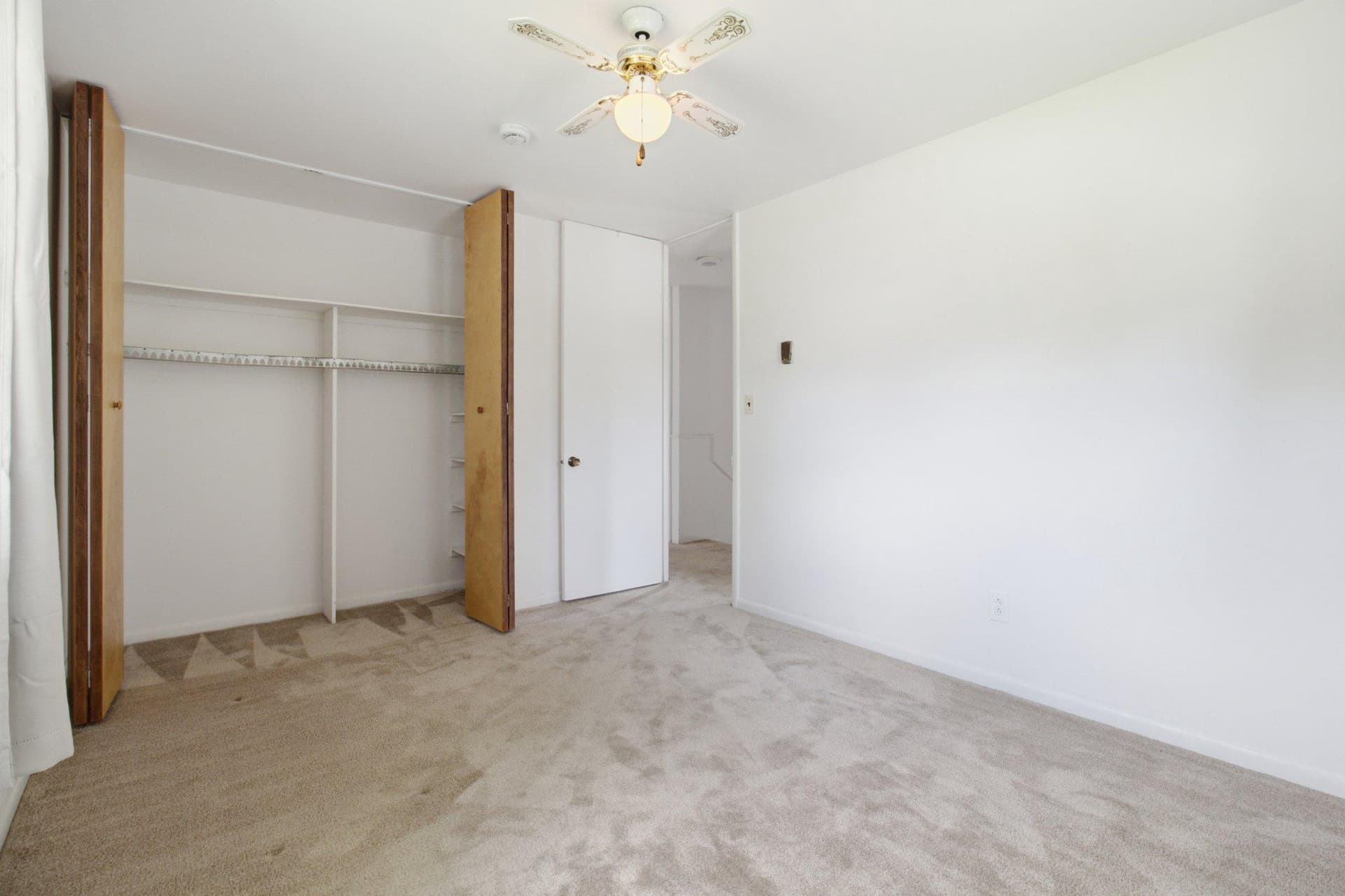 531 Eckhart Drive photo 24