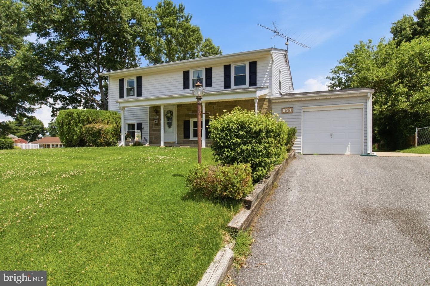 531 Eckhart Drive photo 8