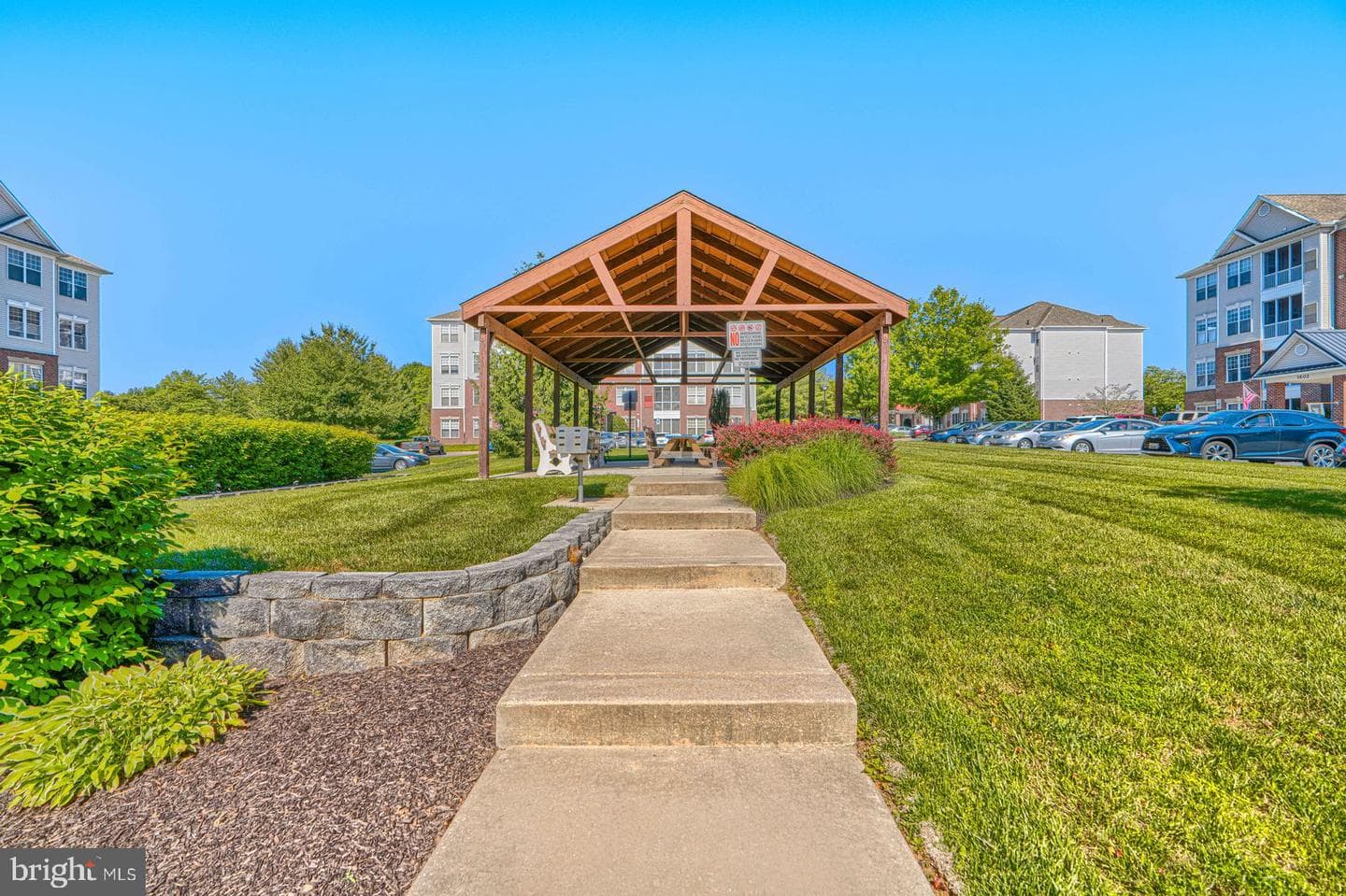 1604 Martha Court #201 photo 36