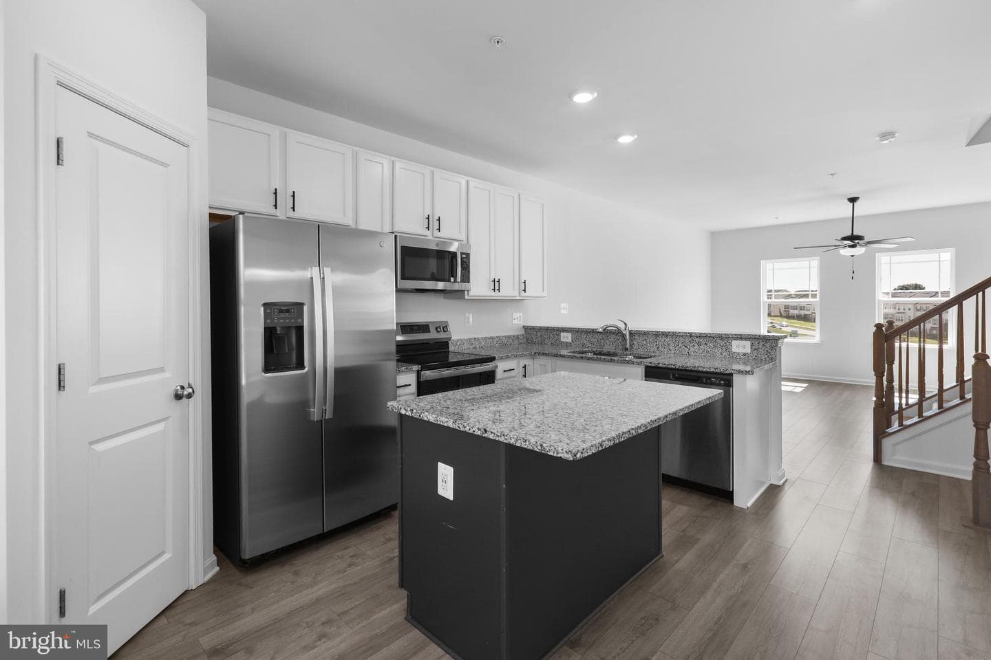 379 Hackley Drive photo 16
