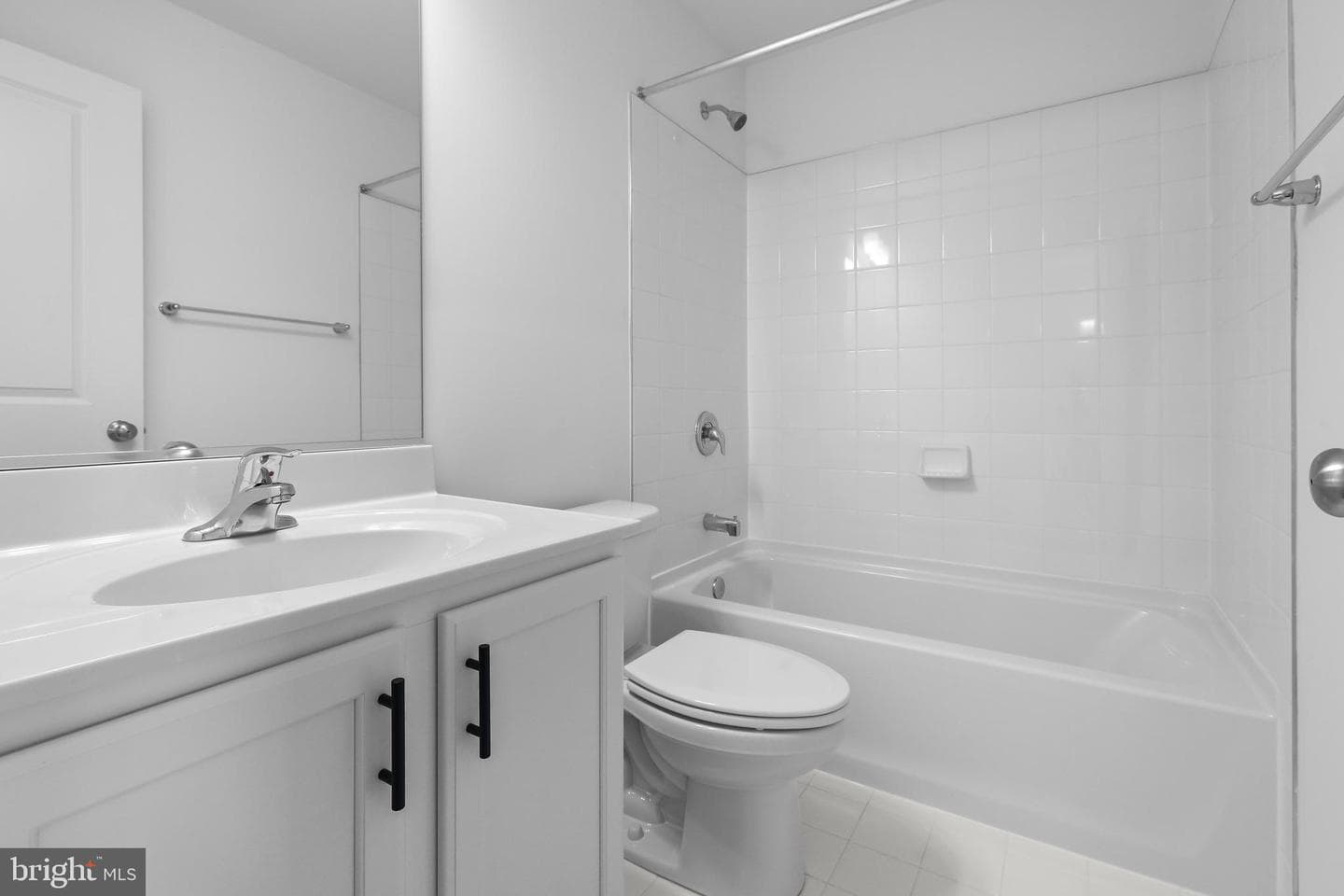 379 Hackley Drive photo 31