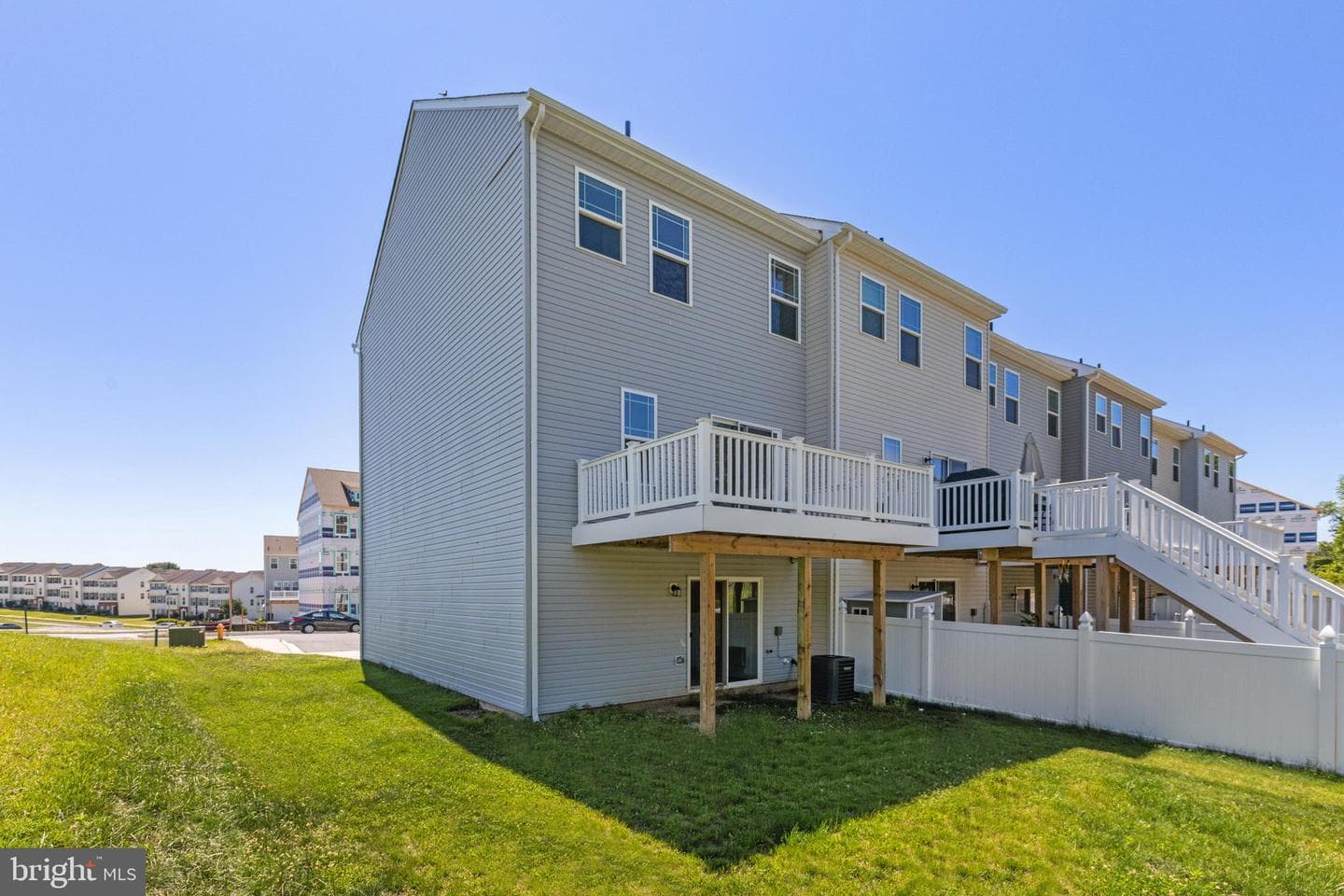379 Hackley Drive photo 35