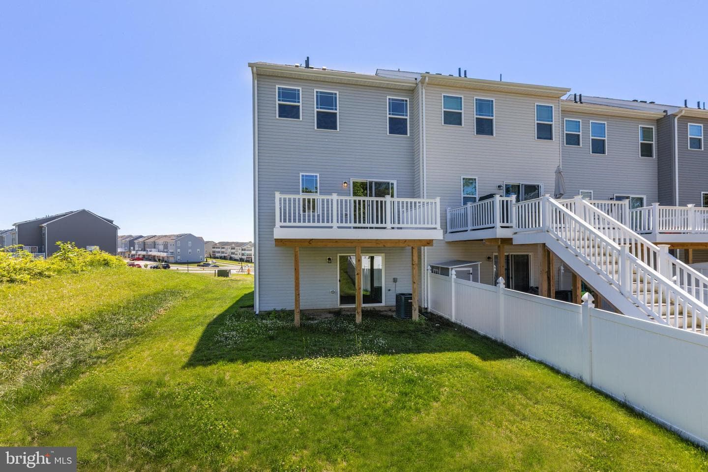 379 Hackley Drive photo 36