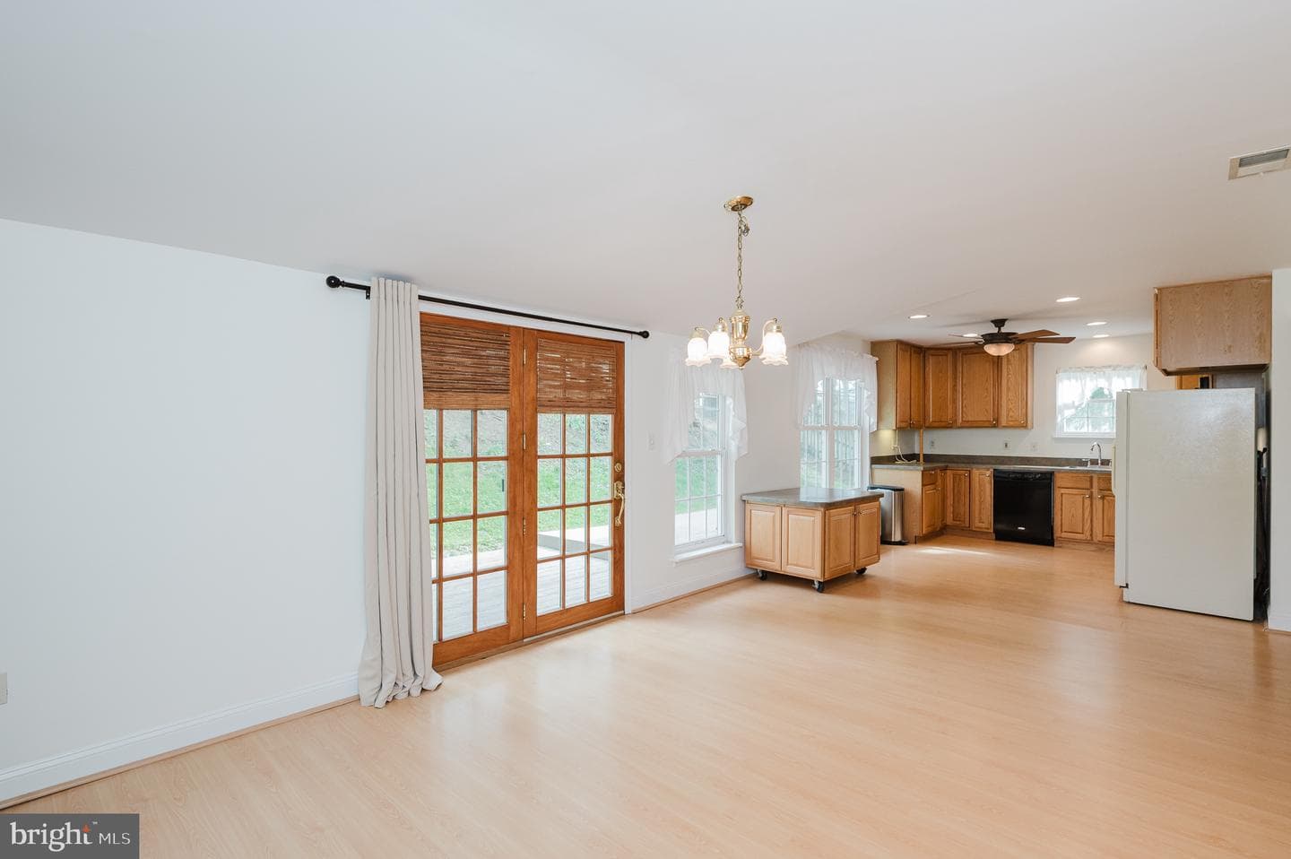 132 Regent Drive photo 29