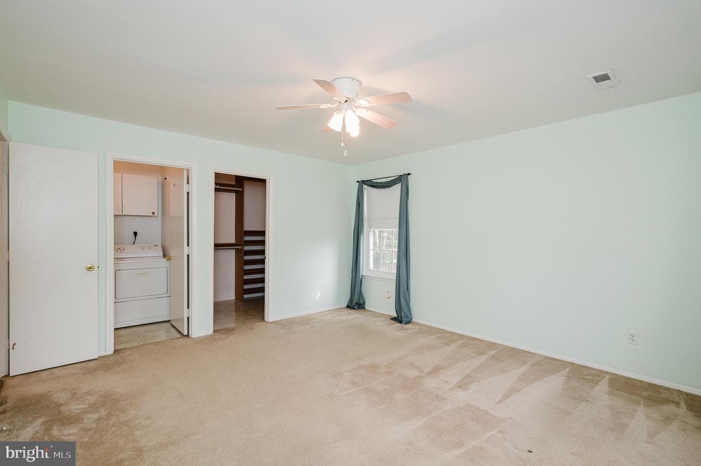132 Regent Drive photo 39