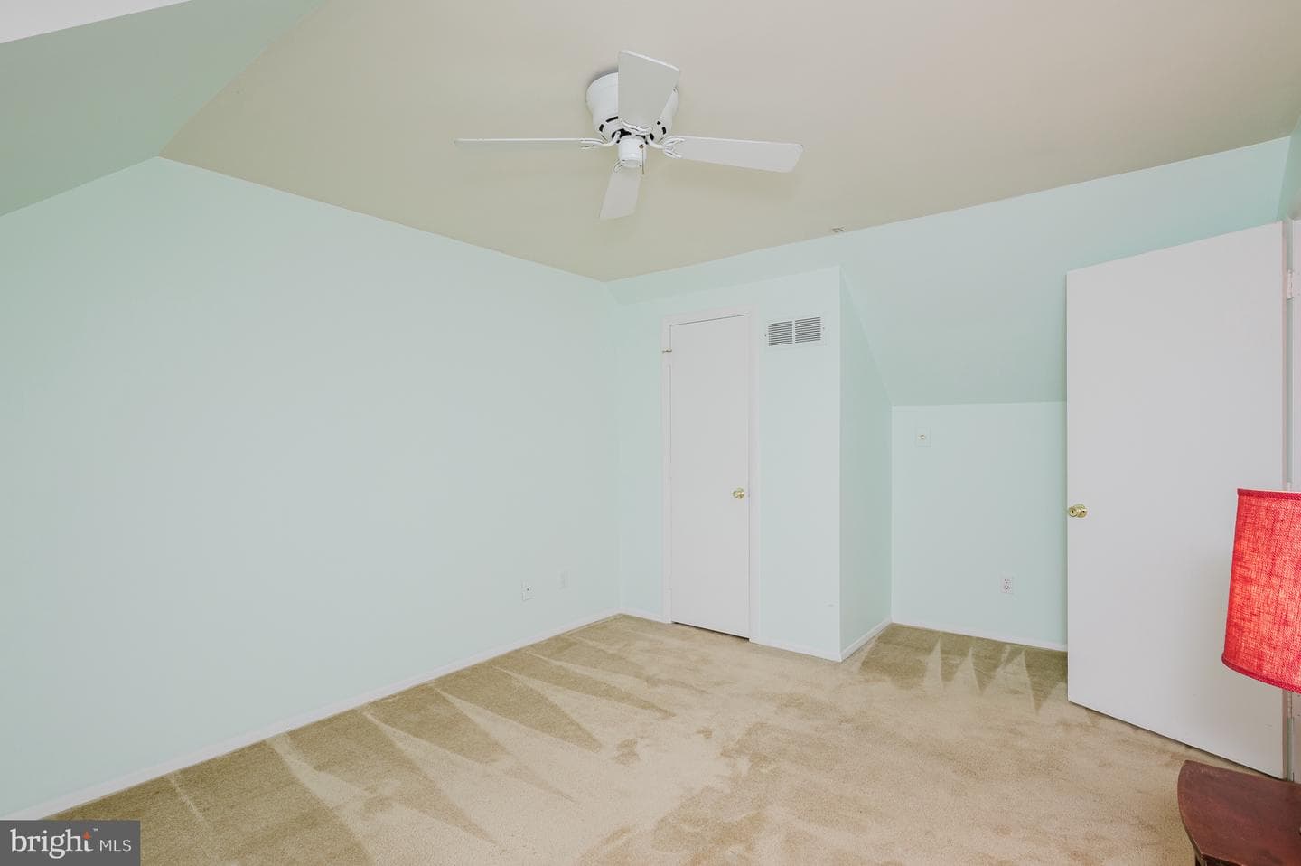 132 Regent Drive photo 48