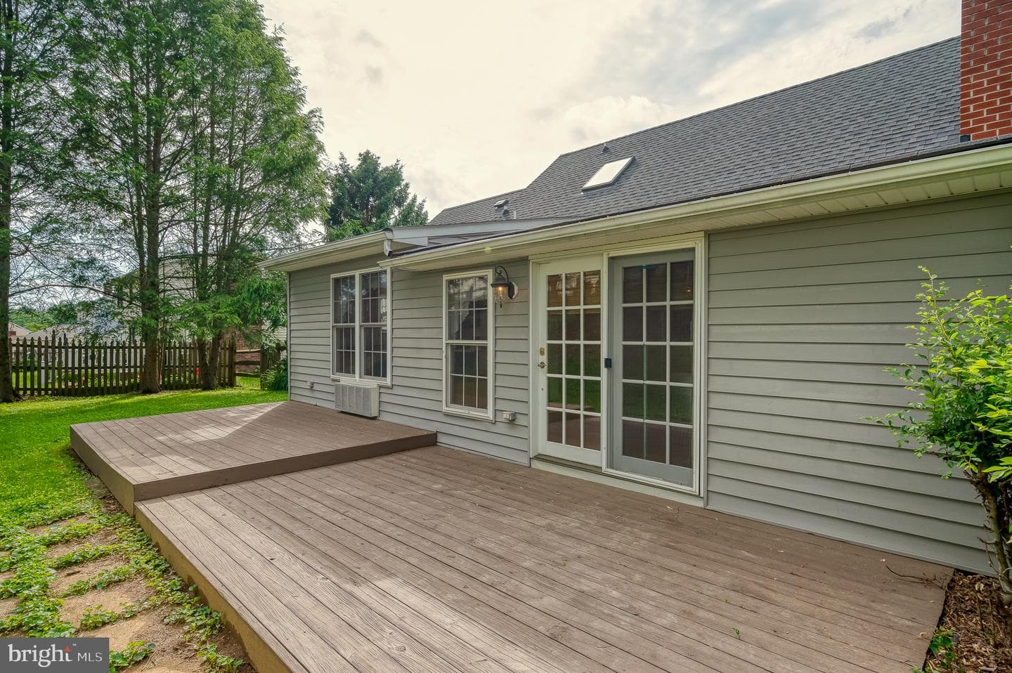 132 Regent Drive photo 58