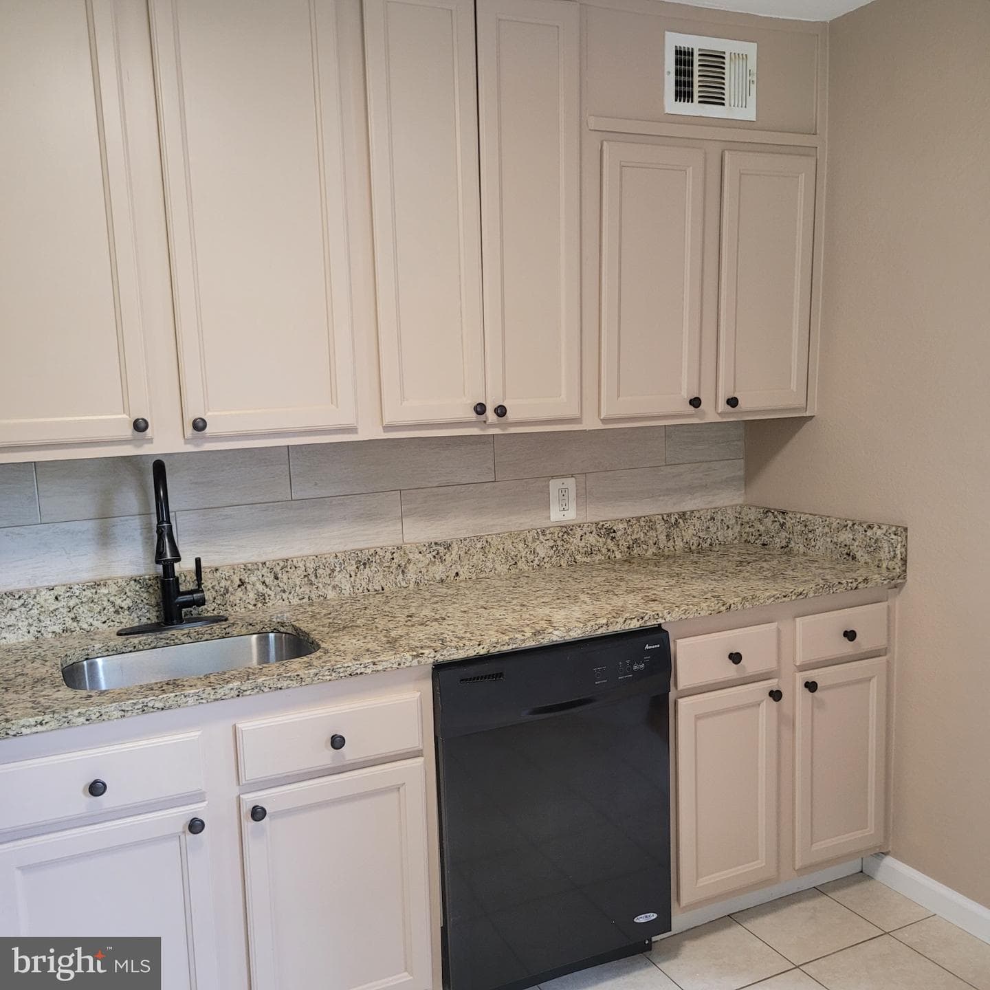 7 Aberdeen Avenue photo 13