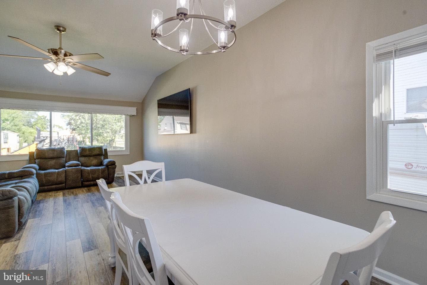 442 Bernice Terrace photo 8