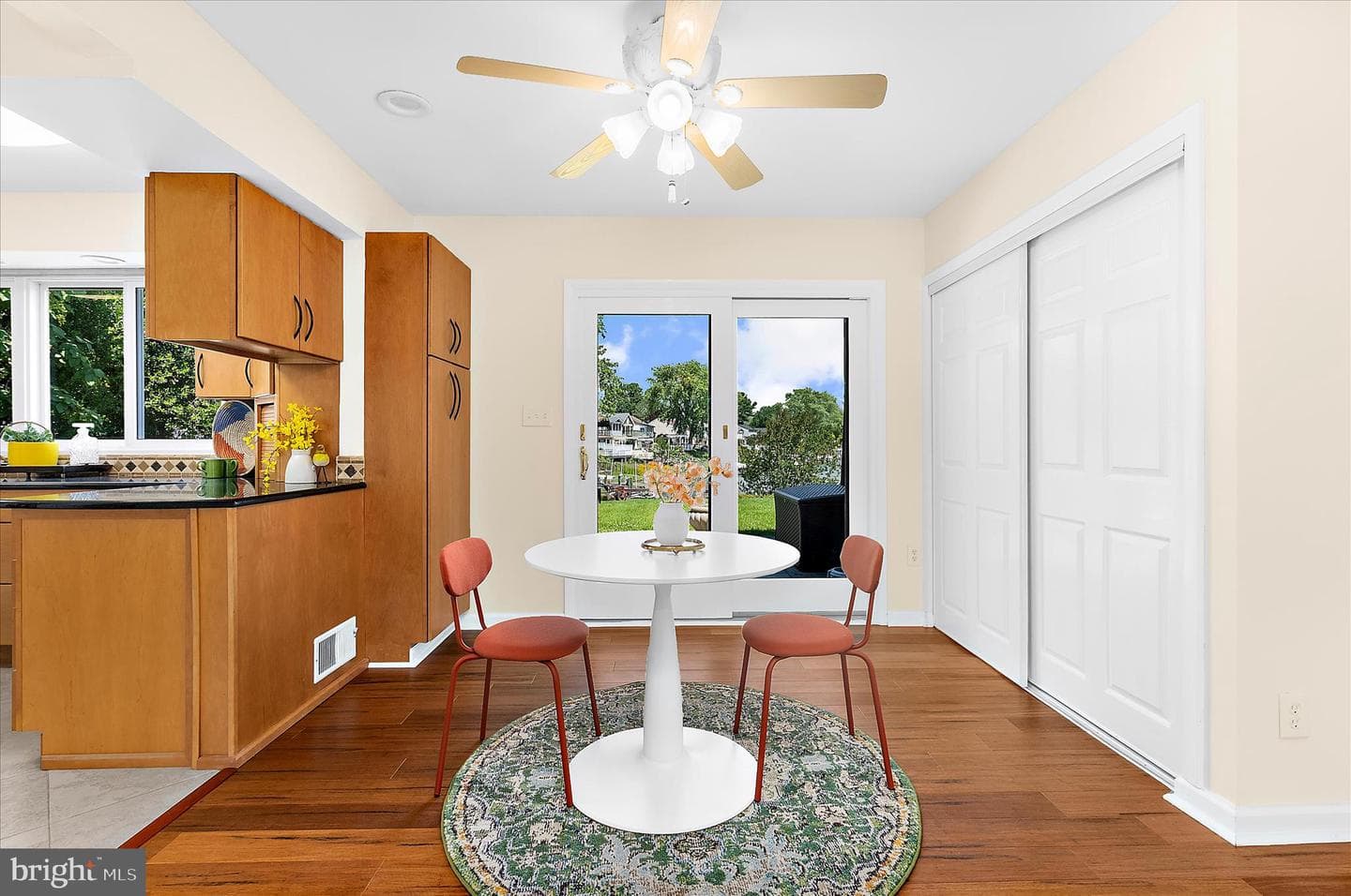 35 Neptune Drive photo 19