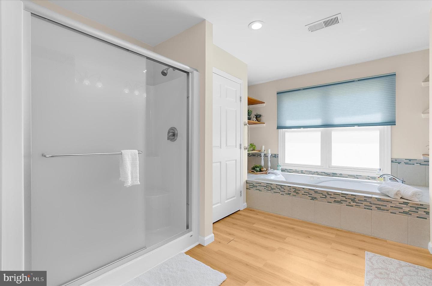 35 Neptune Drive photo 34